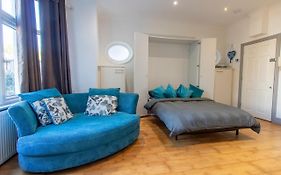 Spacious And Light Flat In Clapham