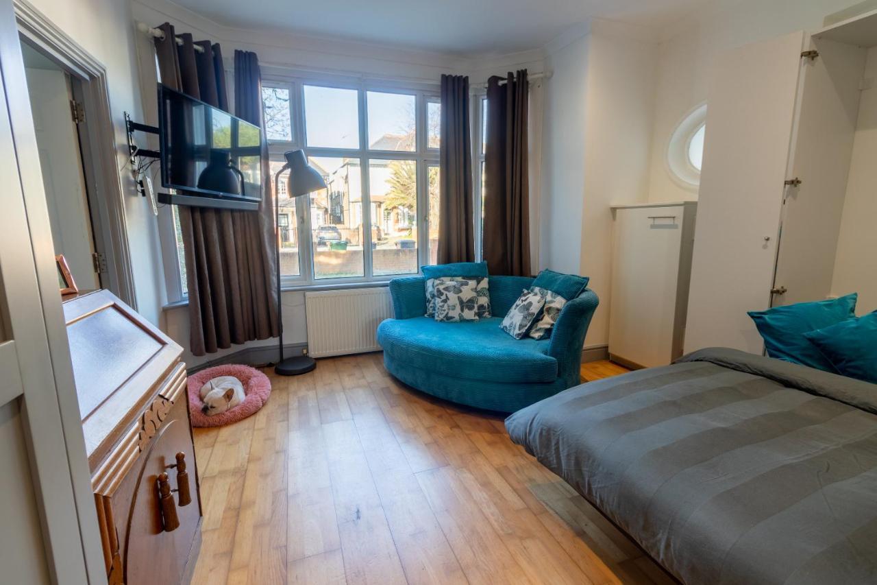 Spacious And Light Flat In Clapham Londyn Zewnętrze zdjęcie