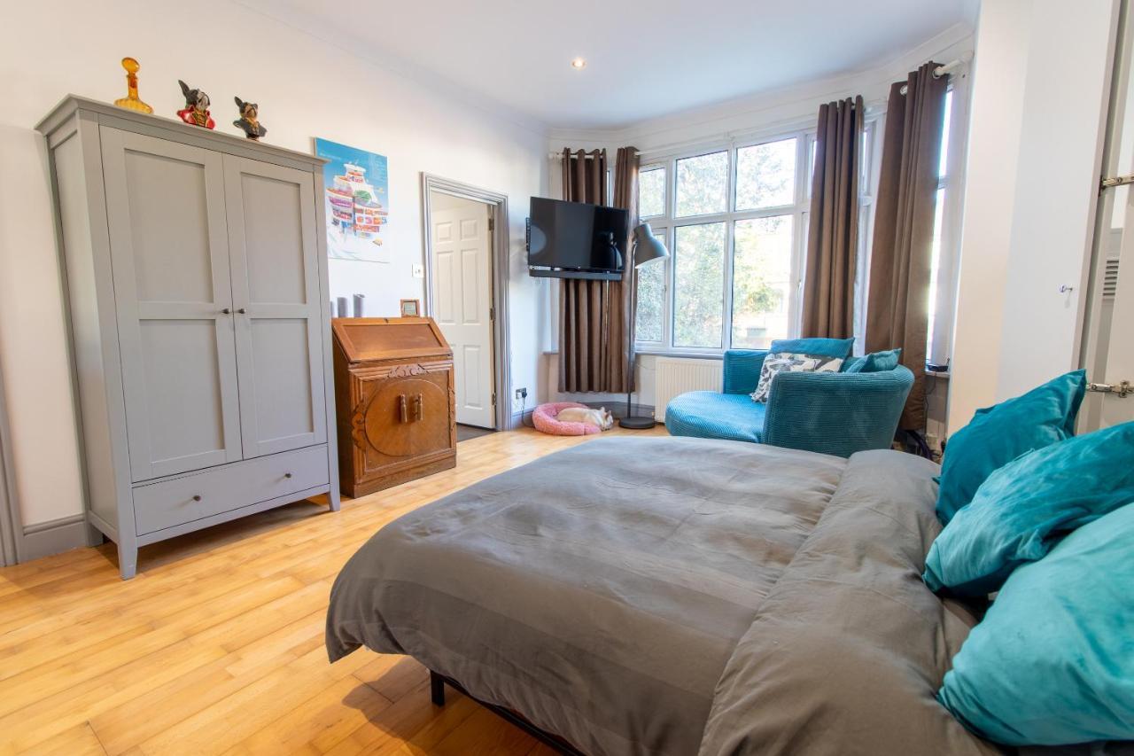 Spacious And Light Flat In Clapham Londyn Zewnętrze zdjęcie